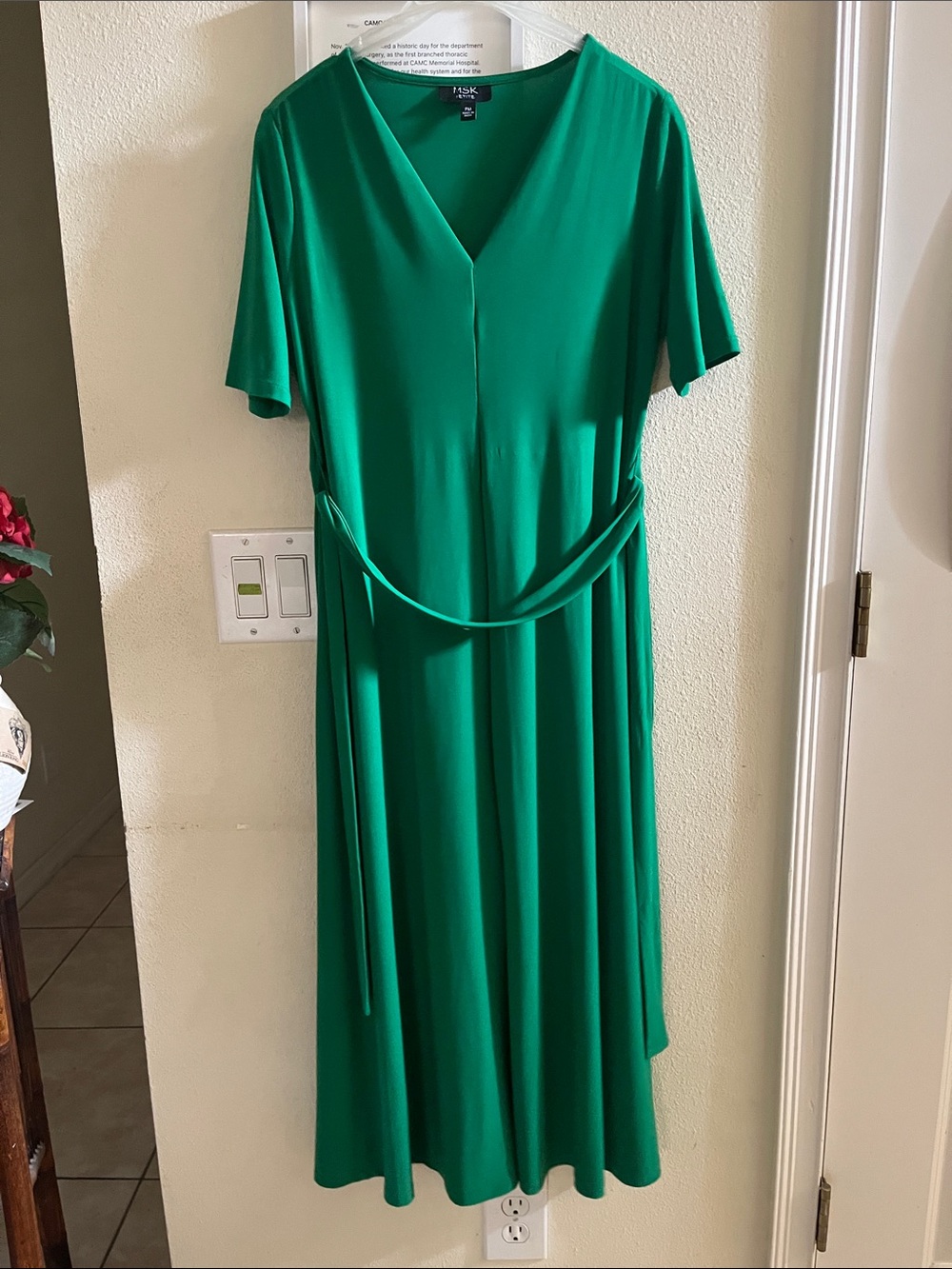 MSK Emerald Green V-Neck Midi Dress with Waist Tie